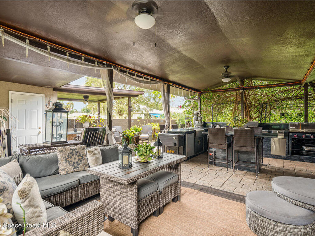 562 Lake Ashley Circle, Melbourne, FL 32904