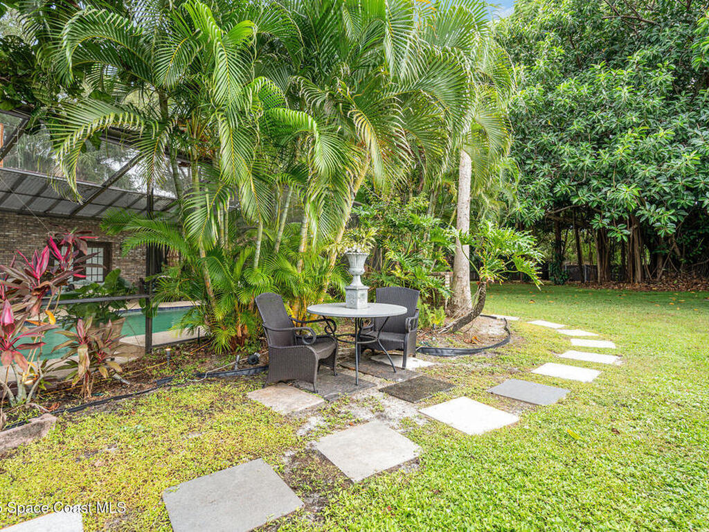 562 Lake Ashley Circle, Melbourne, FL 32904