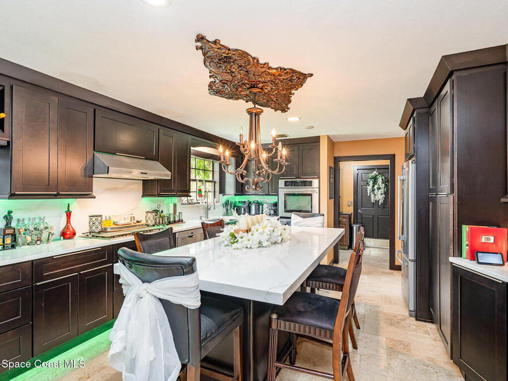 562 Lake Ashley Circle, Melbourne, FL 32904