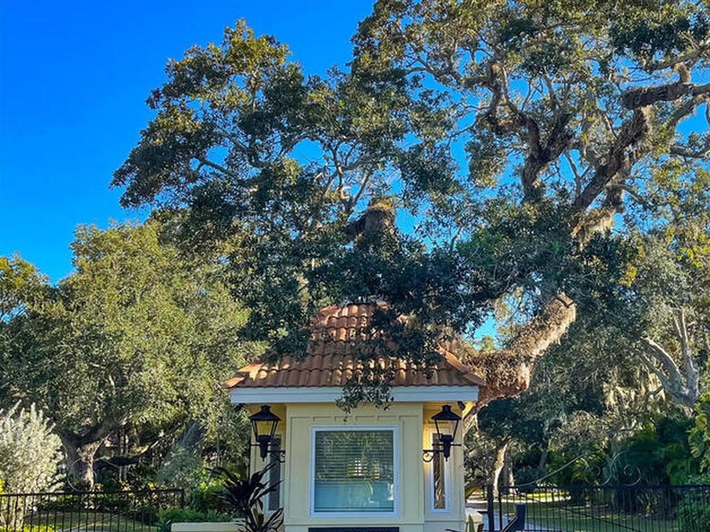 2545 Riverview Court, Vero Beach, FL 32963