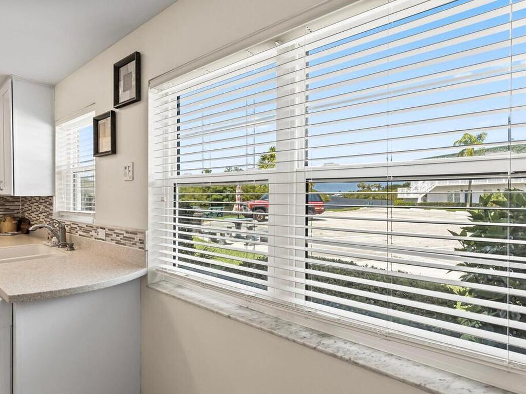 2800 Indian River Boulevard, Vero Beach, FL 32960