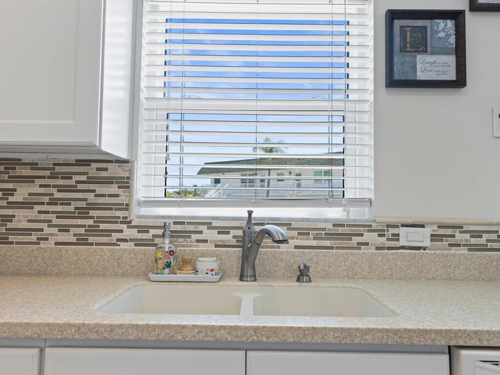 2800 Indian River Boulevard, Vero Beach, FL 32960