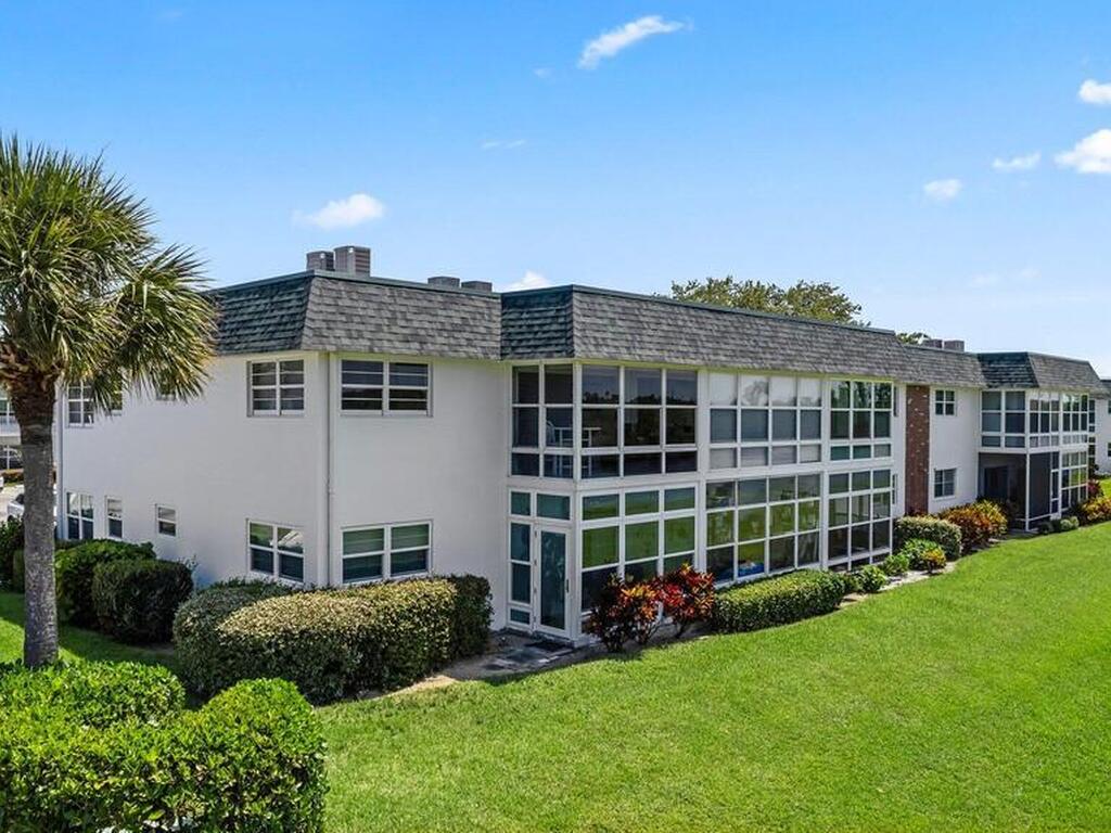 2800 Indian River Boulevard, Vero Beach, FL 32960