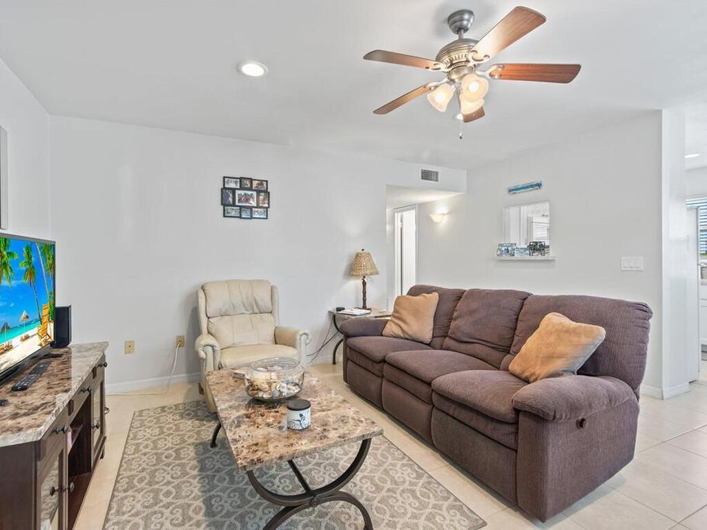 2800 Indian River Boulevard, Vero Beach, FL 32960