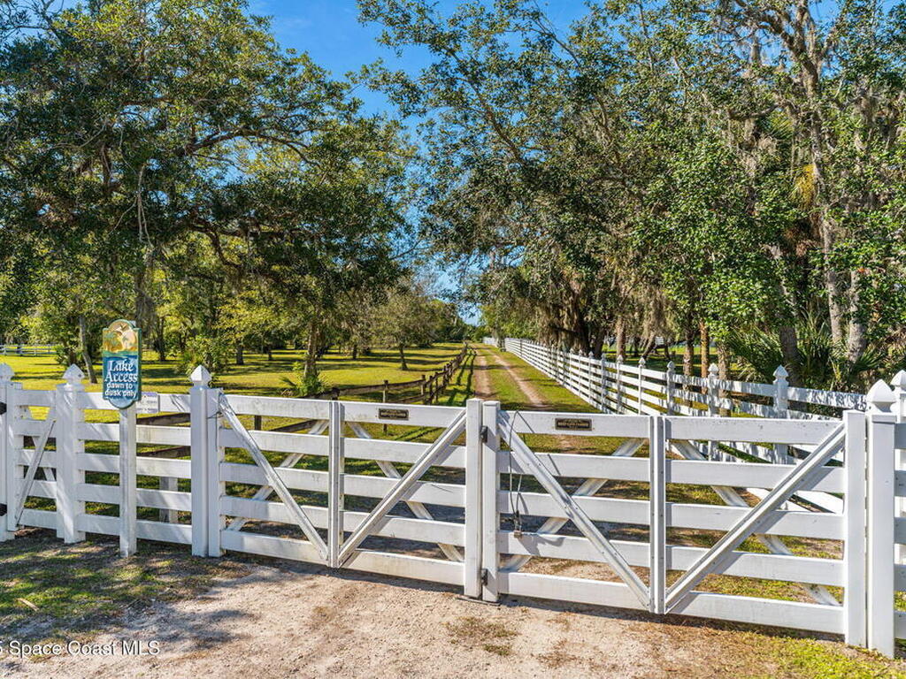 5585 Willoughby Drive, Melbourne, FL 32934