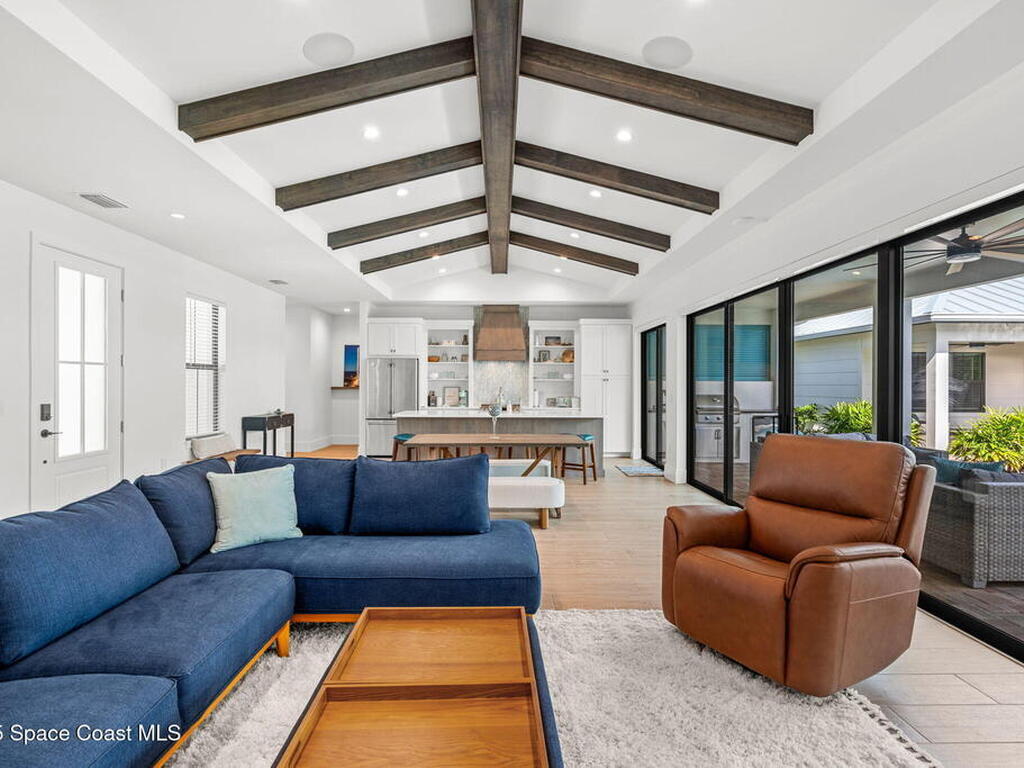 2021 S Orlando Avenue, Cocoa Beach, FL 32931