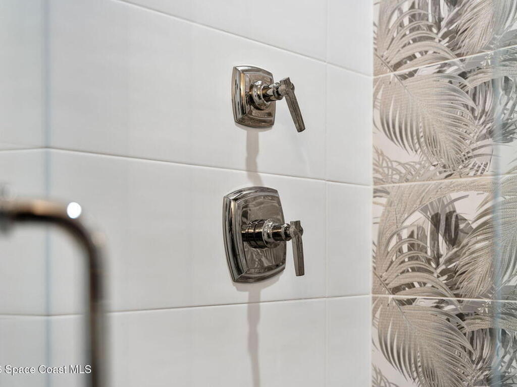 1465 S Harbor City Boulevard, Melbourne, FL 32901