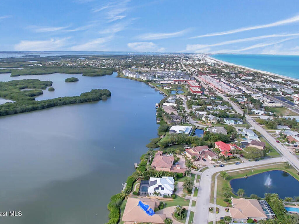 7 Cove View Court, Cocoa Beach, FL 32931