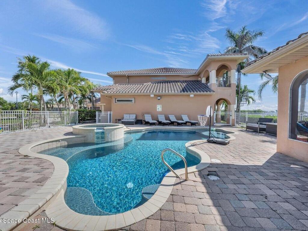 7 Cove View Court, Cocoa Beach, FL 32931