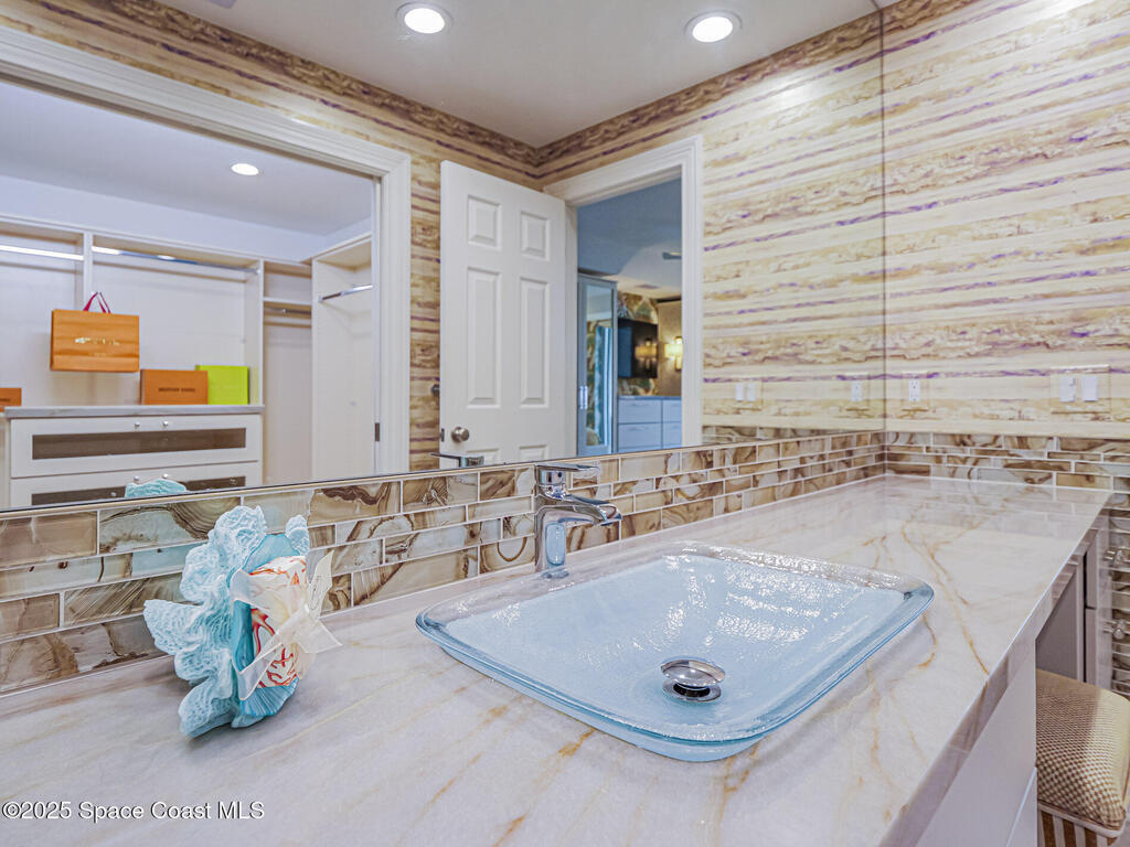 1903 Bay Road, Vero Beach, FL 32963