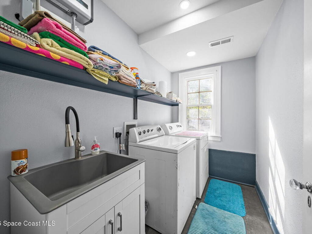 875 N Indian River Drive, Cocoa, FL 32922