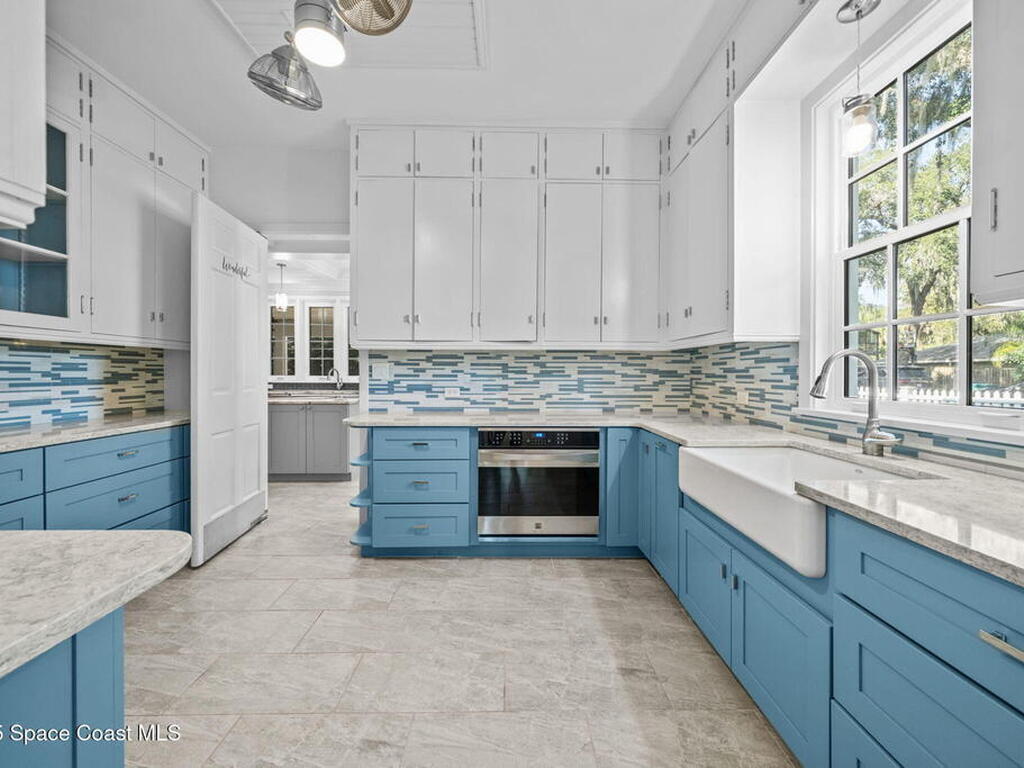 875 N Indian River Drive, Cocoa, FL 32922