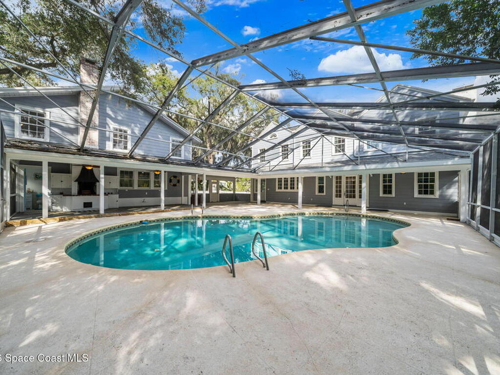 875 N Indian River Drive, Cocoa, FL 32922