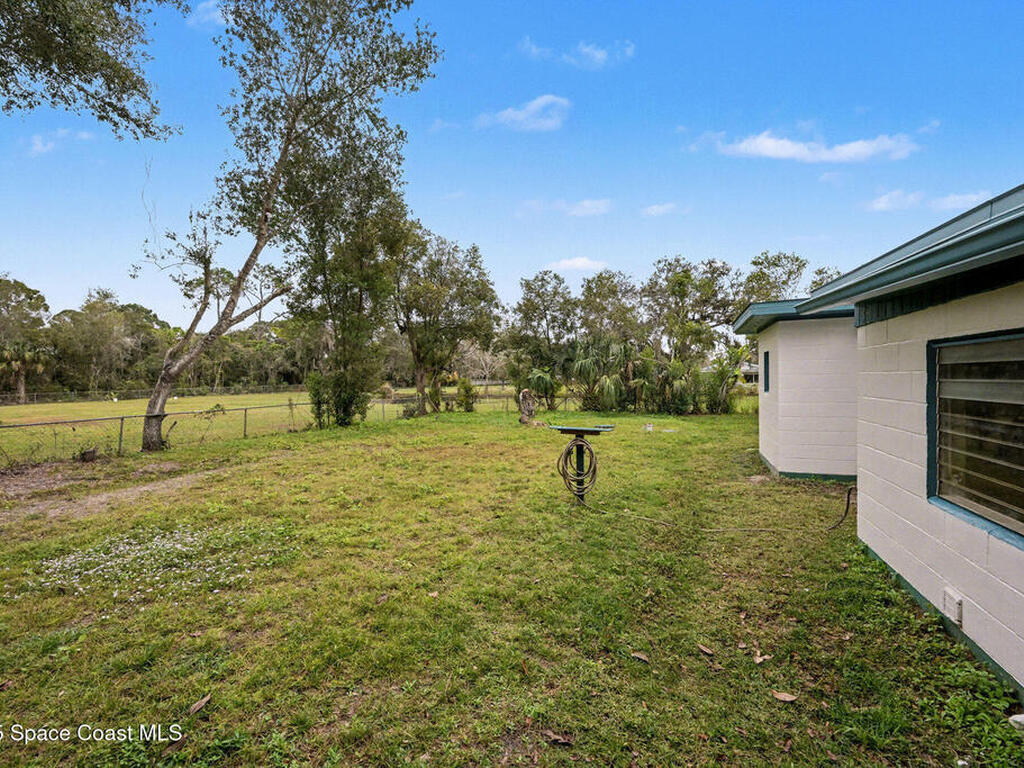 3527 Old Dixie Highway, Mims, FL 32754