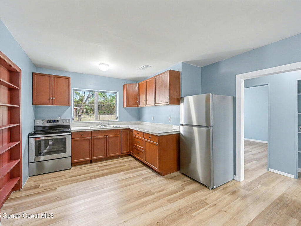 3527 Old Dixie Highway, Mims, FL 32754