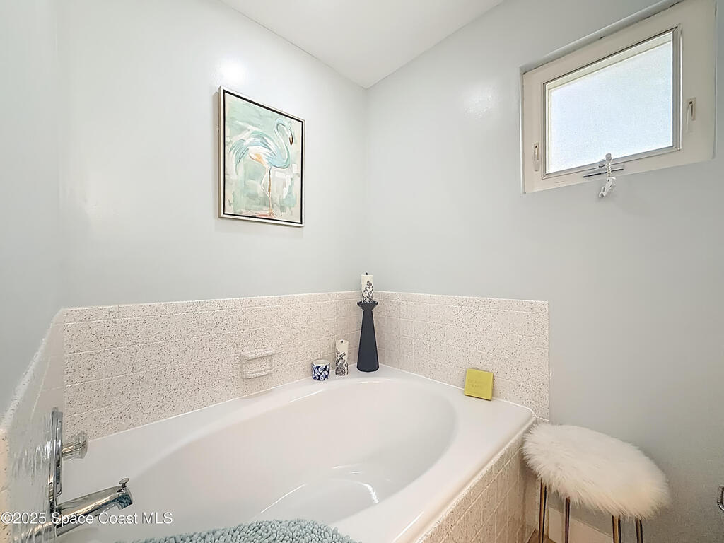 5040 Harmony Circle, Vero Beach, FL 32967