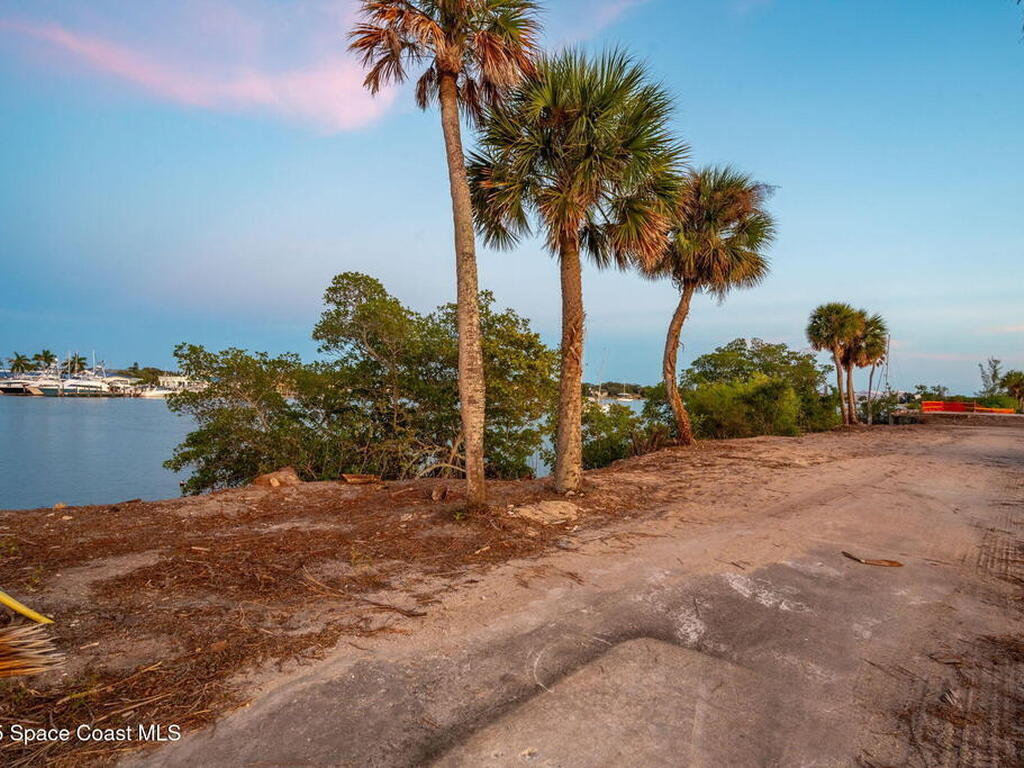 11680 Dragon Point Drive, Merritt Island, FL 32952