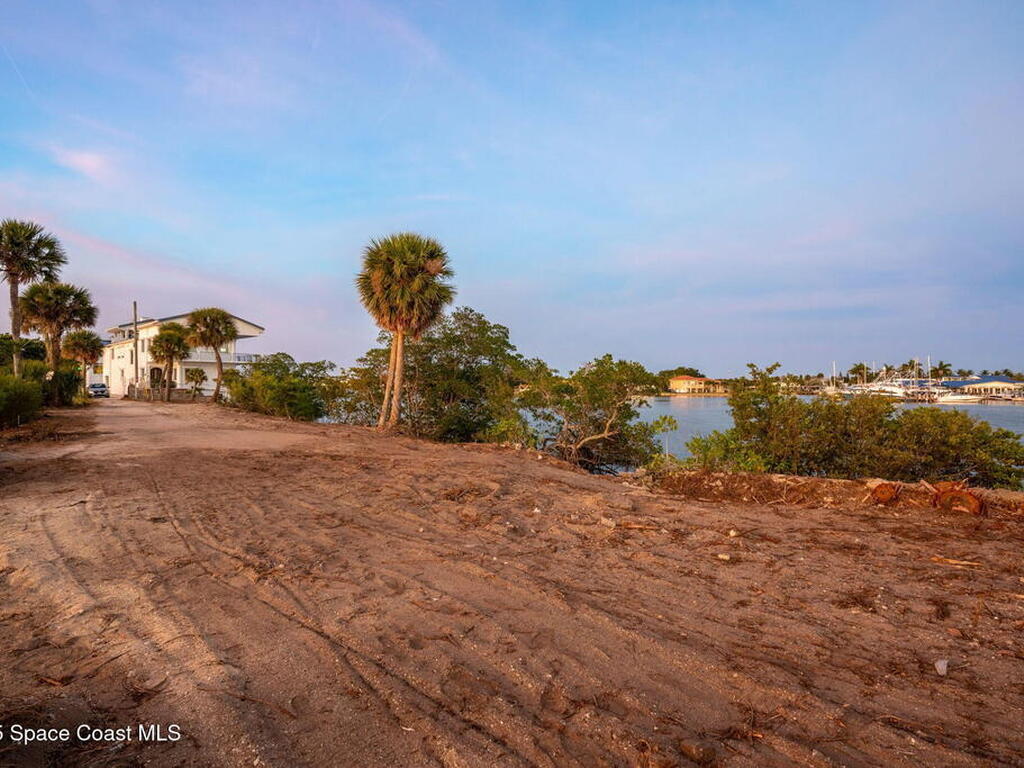 11680 Dragon Point Drive, Merritt Island, FL 32952