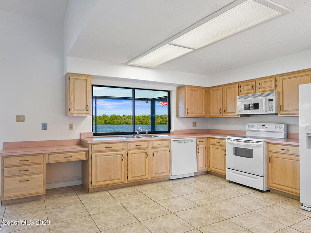 2100 Leeward Lane, Merritt Island, FL 32953