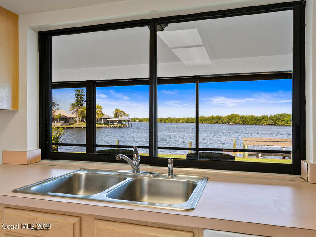 2100 Leeward Lane, Merritt Island, FL 32953