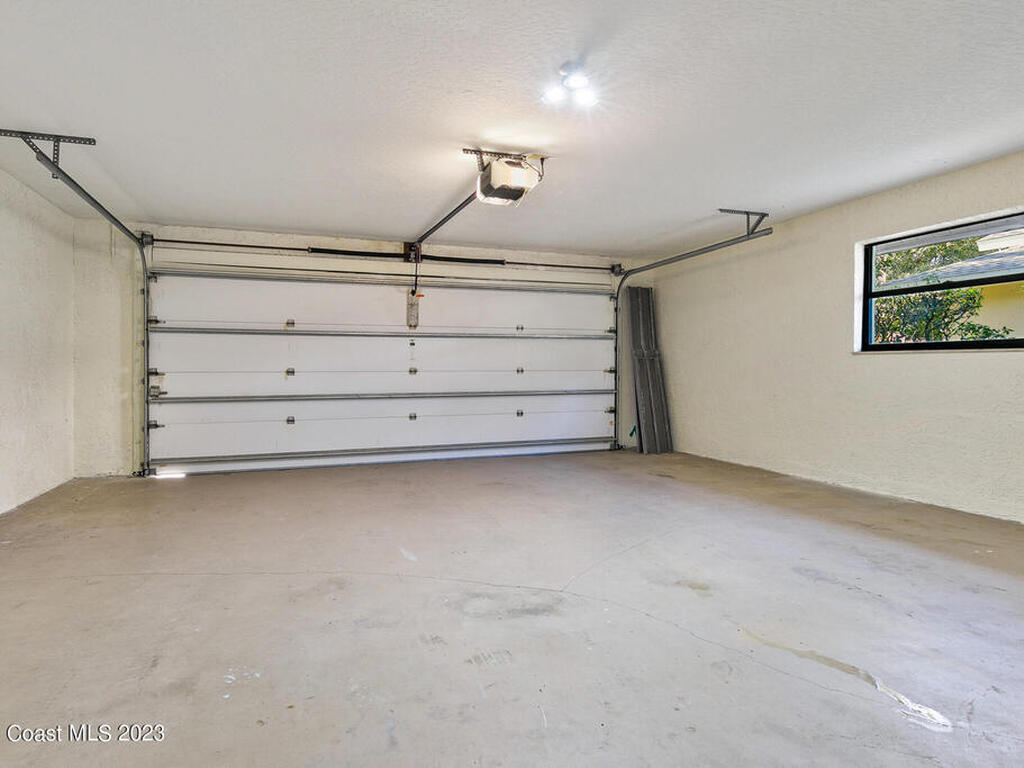 2100 Leeward Lane, Merritt Island, FL 32953