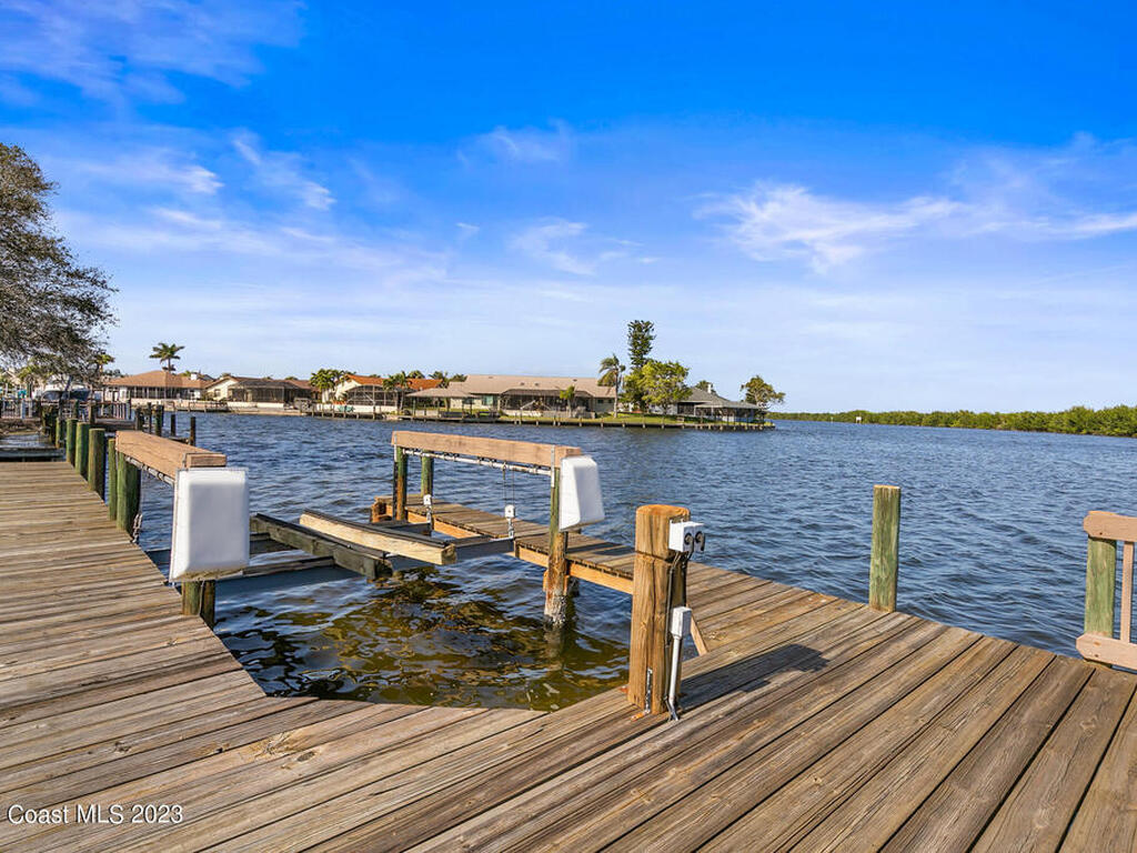 2100 Leeward Lane, Merritt Island, FL 32953