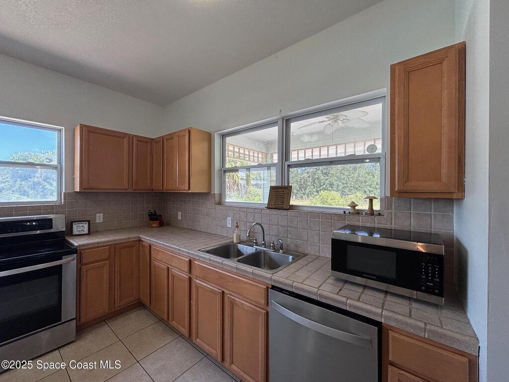 9590 Primrose Drive, Micco, FL 32976