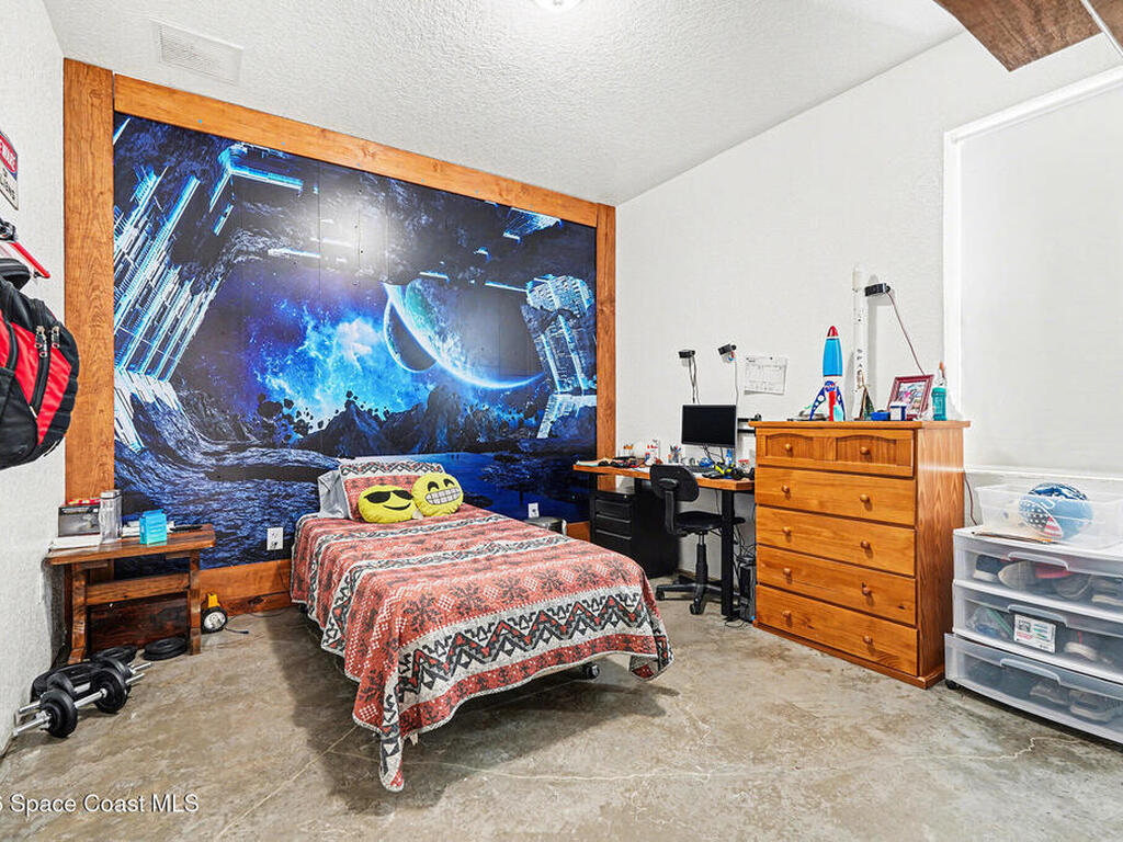 4960 Dixie Way, Mims, FL 32754