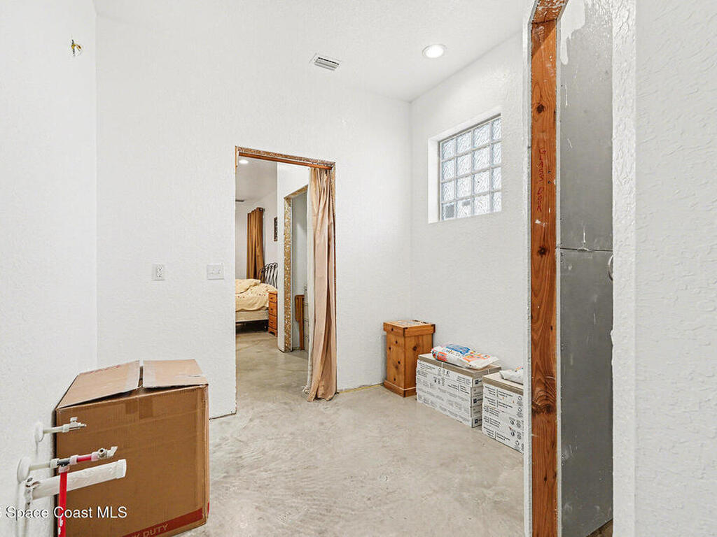 4960 Dixie Way, Mims, FL 32754