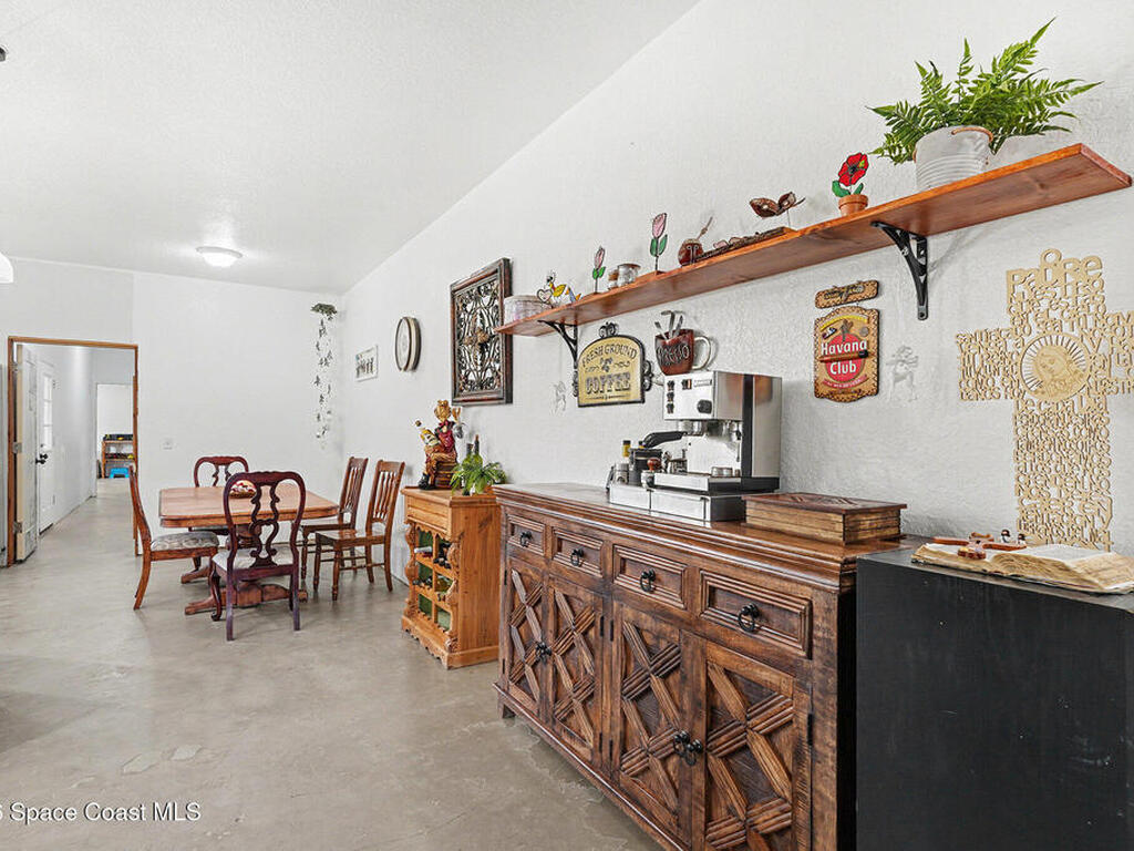 4960 Dixie Way, Mims, FL 32754