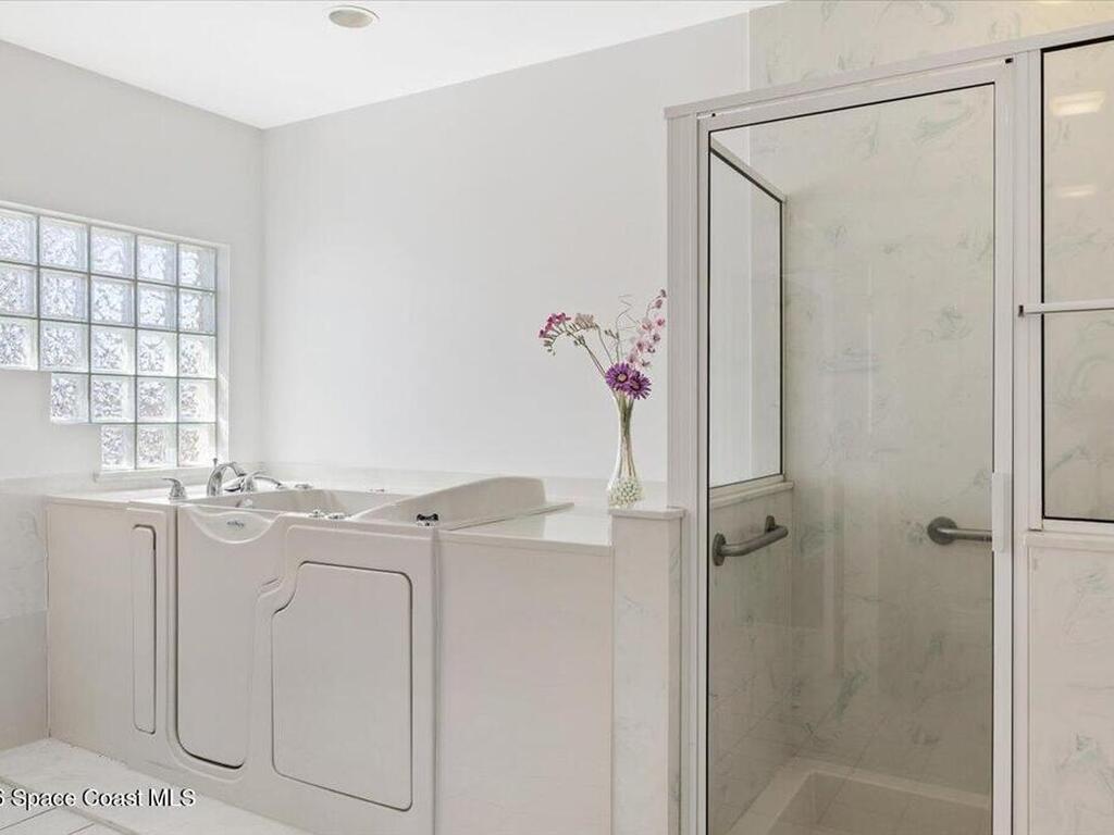 2 Sea Horse Lane, Vero Beach, FL 32960