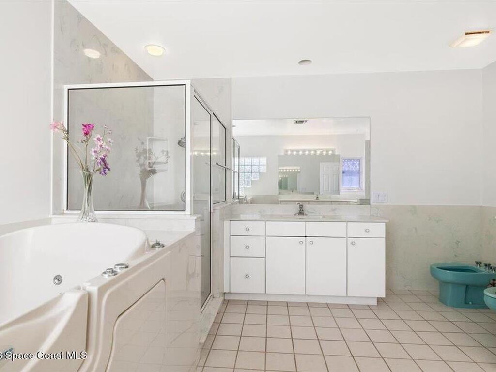 2 Sea Horse Lane, Vero Beach, FL 32960