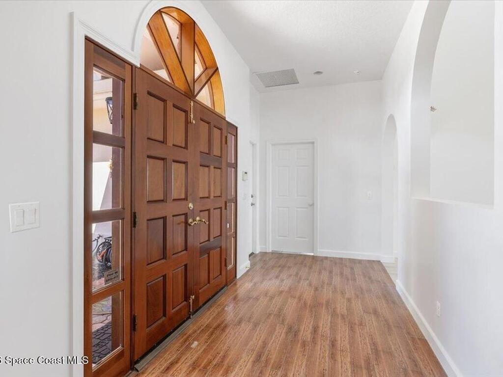 2 Sea Horse Lane, Vero Beach, FL 32960