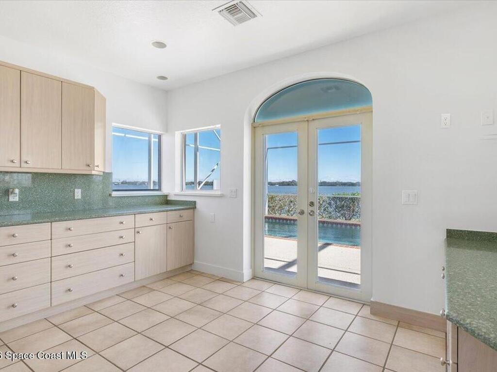 2 Sea Horse Lane, Vero Beach, FL 32960