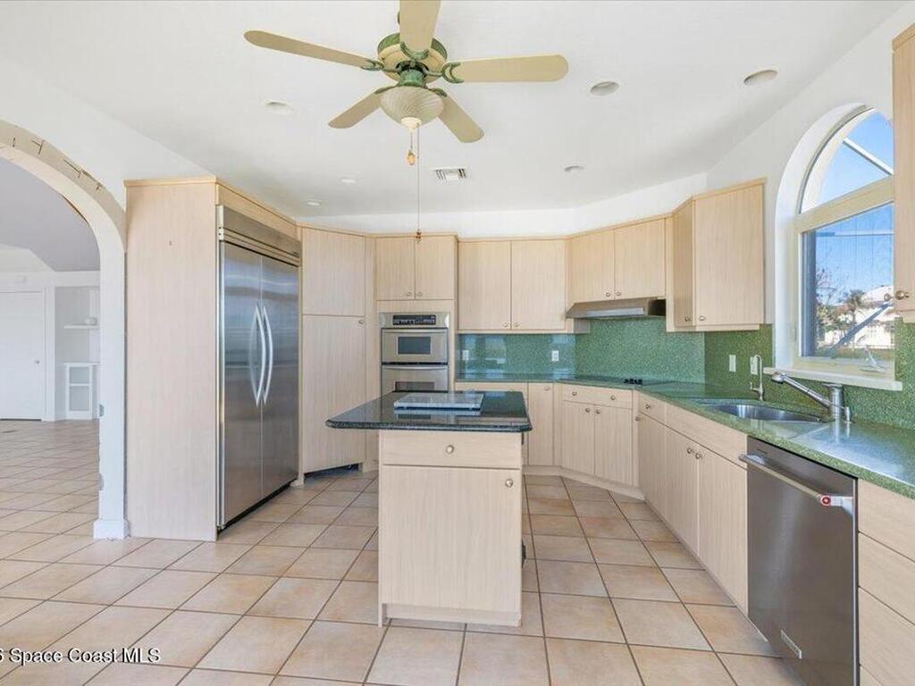 2 Sea Horse Lane, Vero Beach, FL 32960