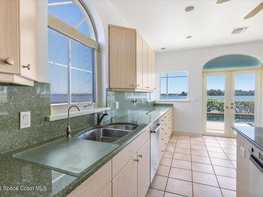 2 Sea Horse Lane, Vero Beach, FL 32960