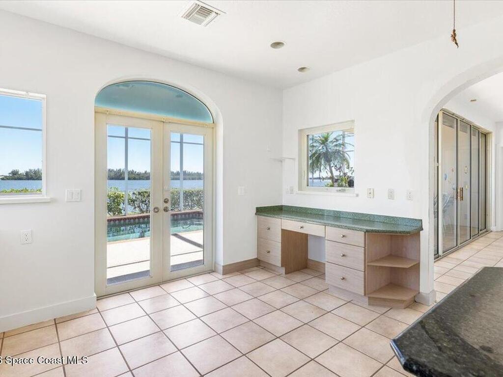 2 Sea Horse Lane, Vero Beach, FL 32960