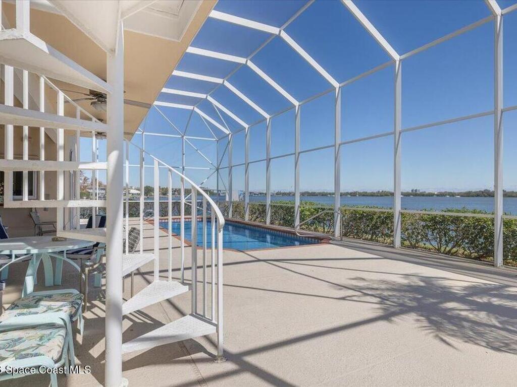 2 Sea Horse Lane, Vero Beach, FL 32960