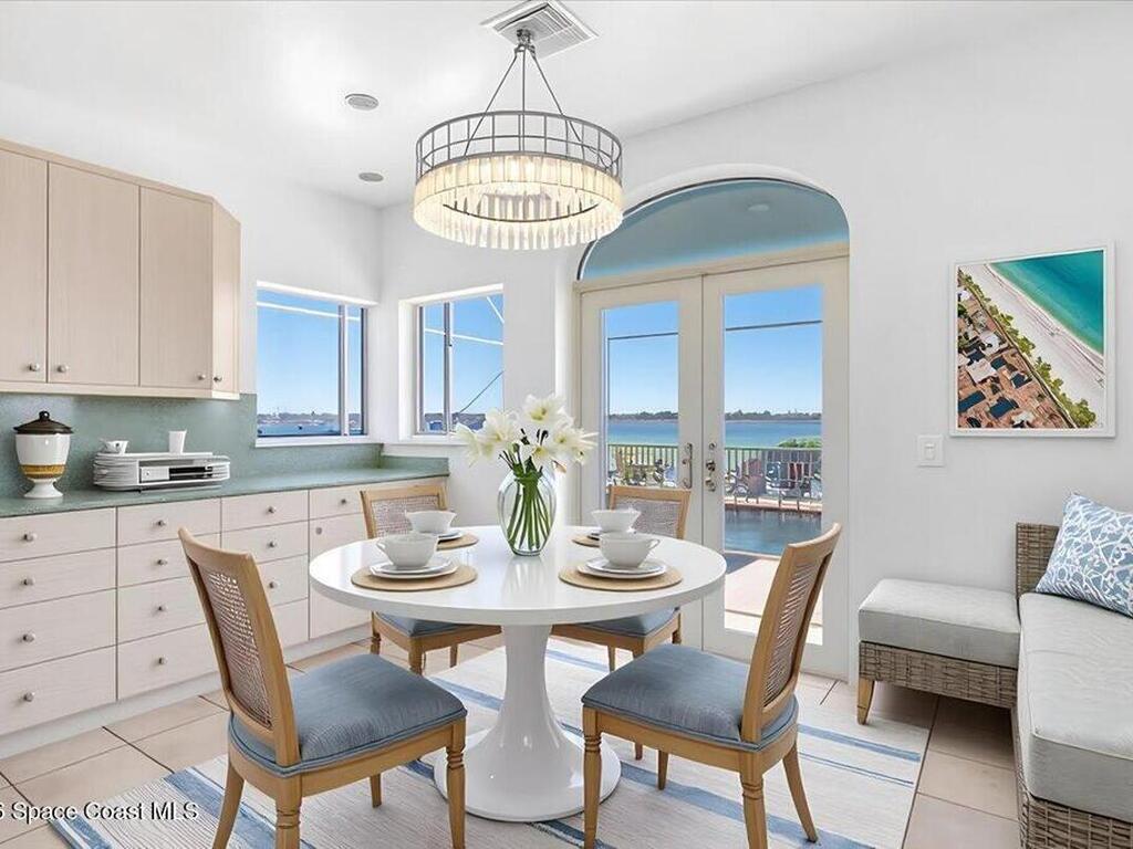 2 Sea Horse Lane, Vero Beach, FL 32960