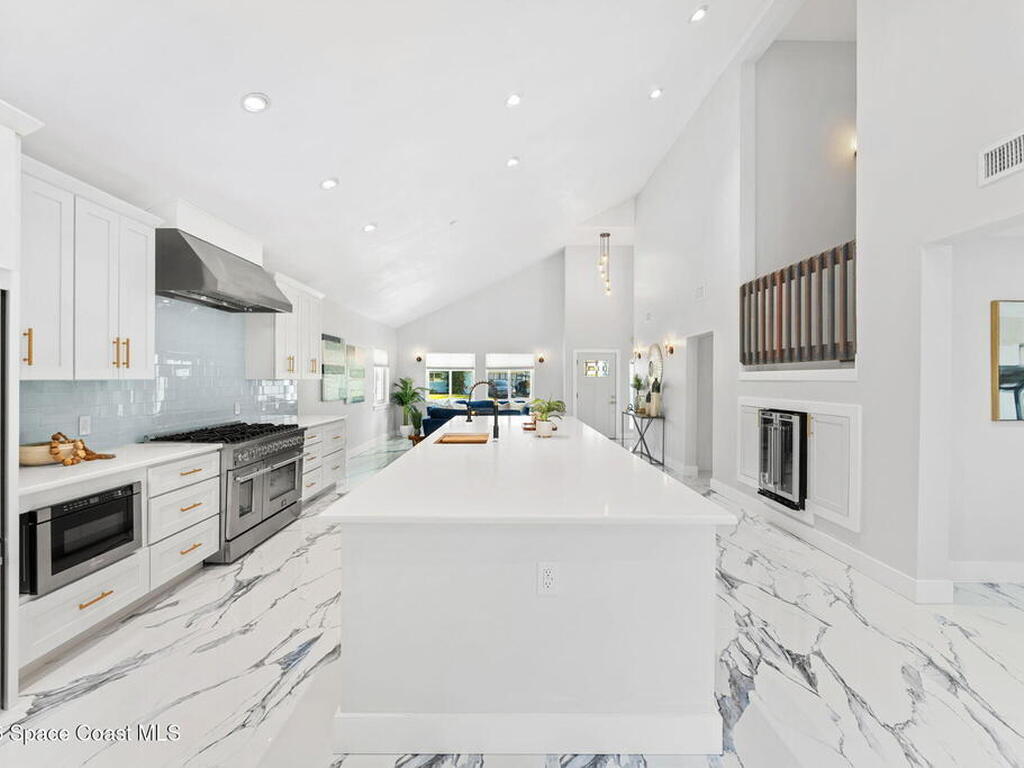 398 Riverview Lane, Melbourne Beach, FL 32951