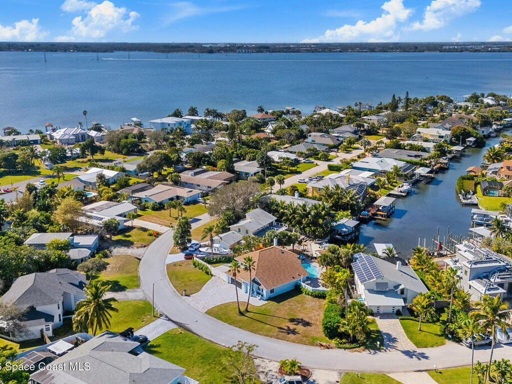 398 Riverview Lane, Melbourne Beach, FL 32951