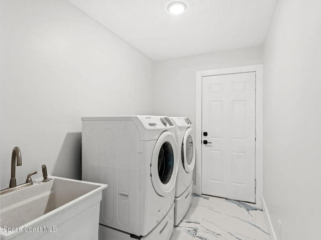 398 Riverview Lane, Melbourne Beach, FL 32951