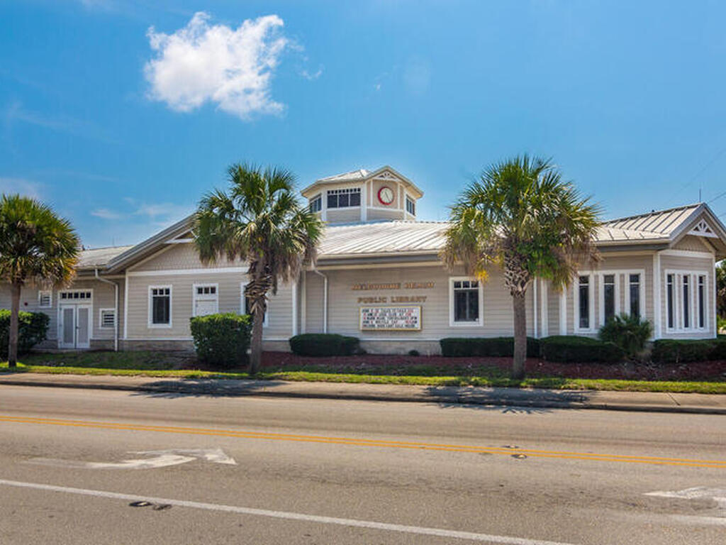 398 Riverview Lane, Melbourne Beach, FL 32951