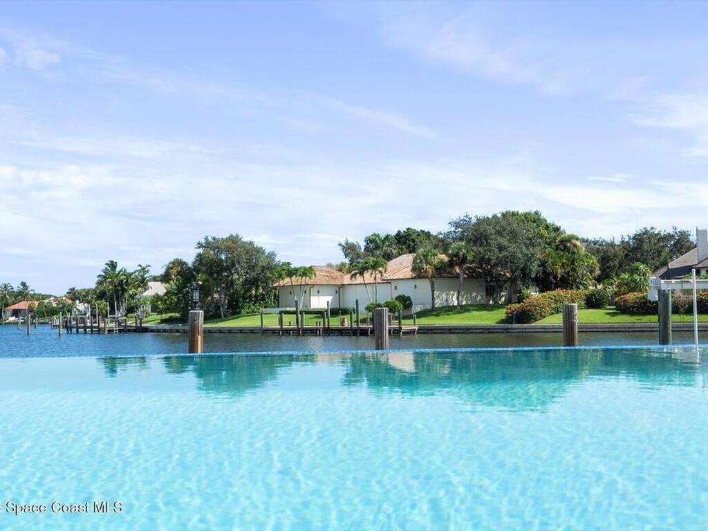 1806 Mooringline Drive, Vero Beach, FL 32963