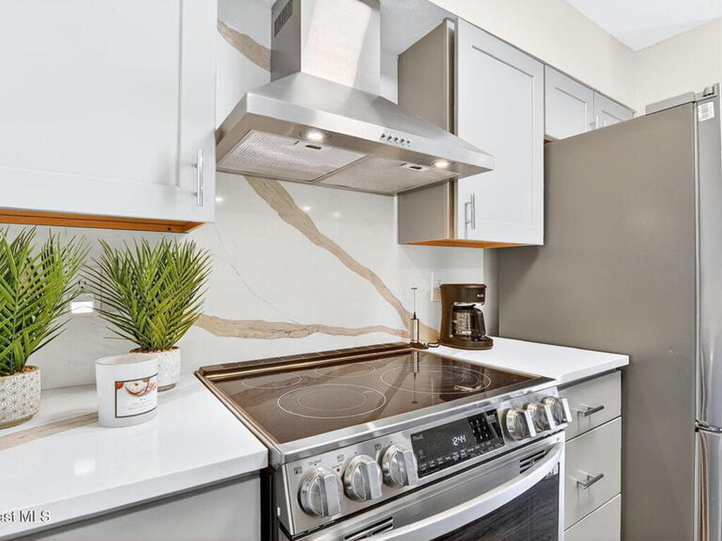 200 S Banana River Boulevard, Cocoa Beach, FL 32931