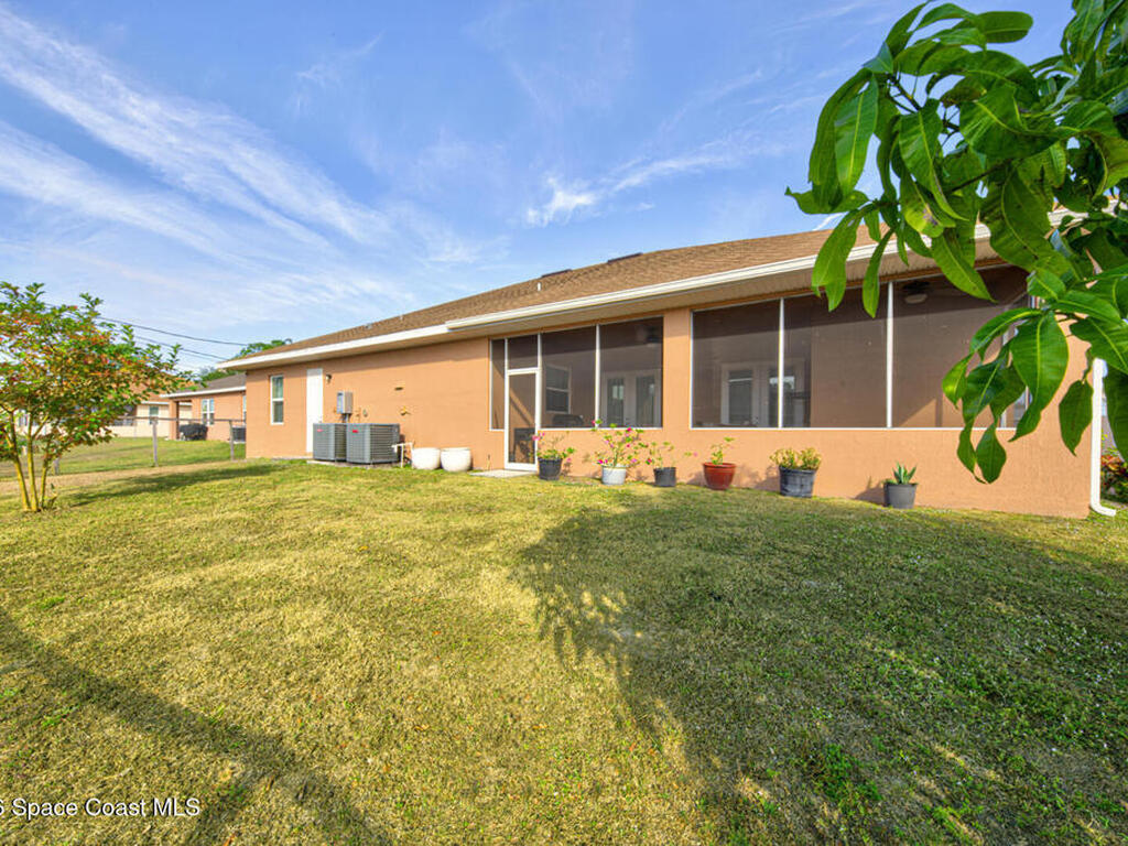 462 Gancedo Street, Palm Bay, FL 32908