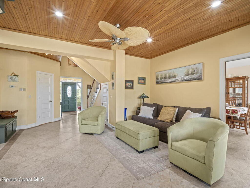 250 Lanternback Island Drive, Satellite Beach, FL 32937