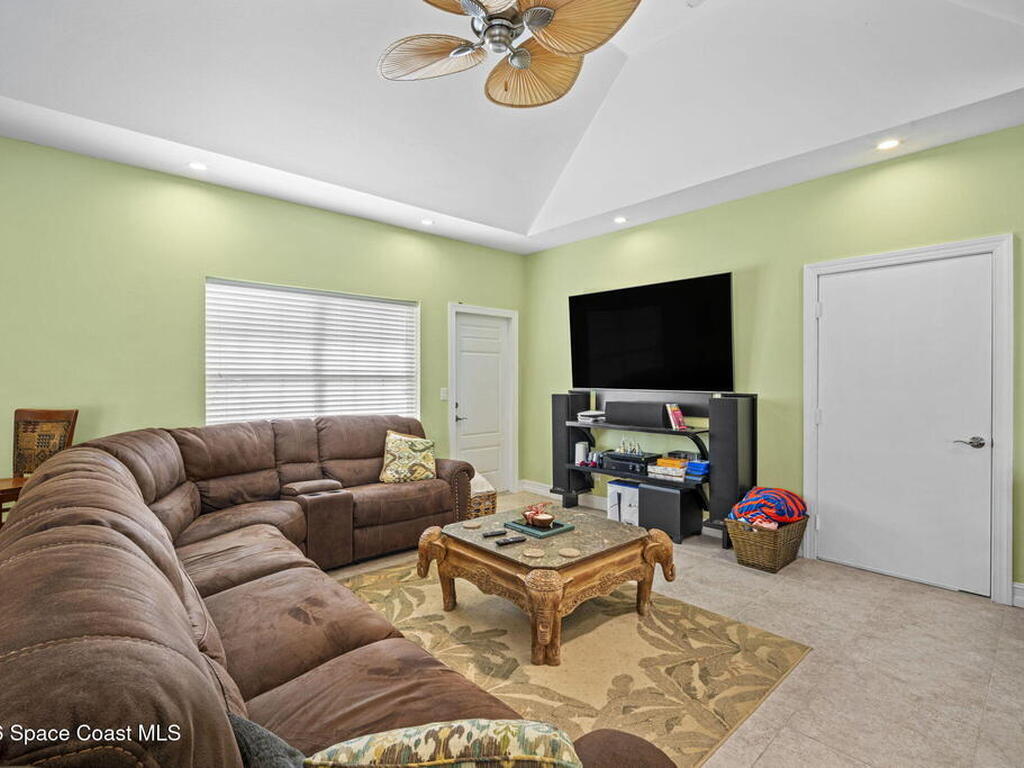 250 Lanternback Island Drive, Satellite Beach, FL 32937