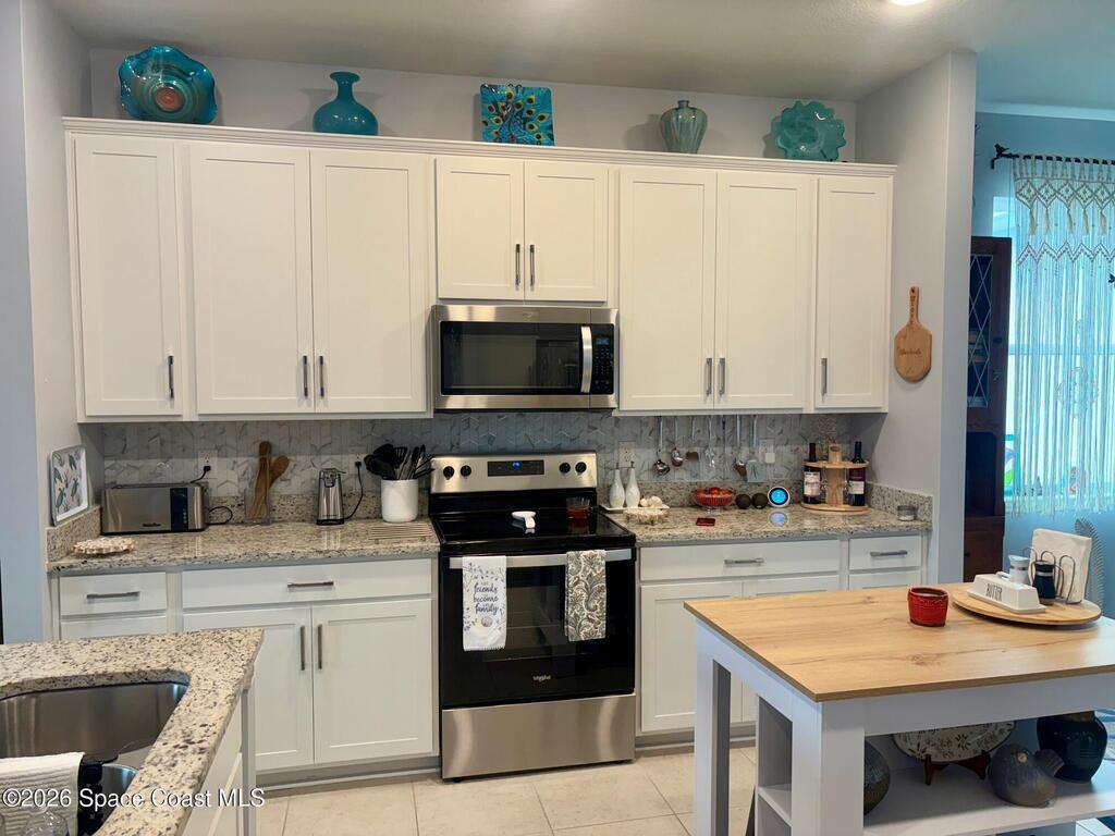 8352 Laguna Circle, Micco, FL 32976