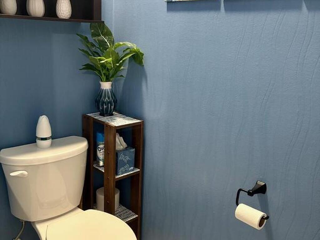 8352 Laguna Circle, Micco, FL 32976